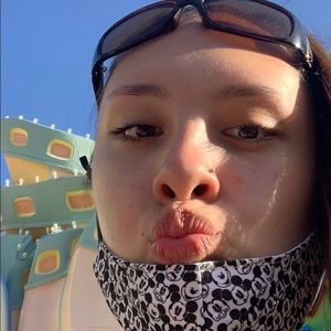 Meet your Posher, Raini